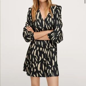 Mango || printed black flowy dress in style Caroline